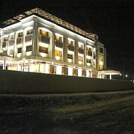 Hotel Lavanya Palace Ratlām Екстериор снимка