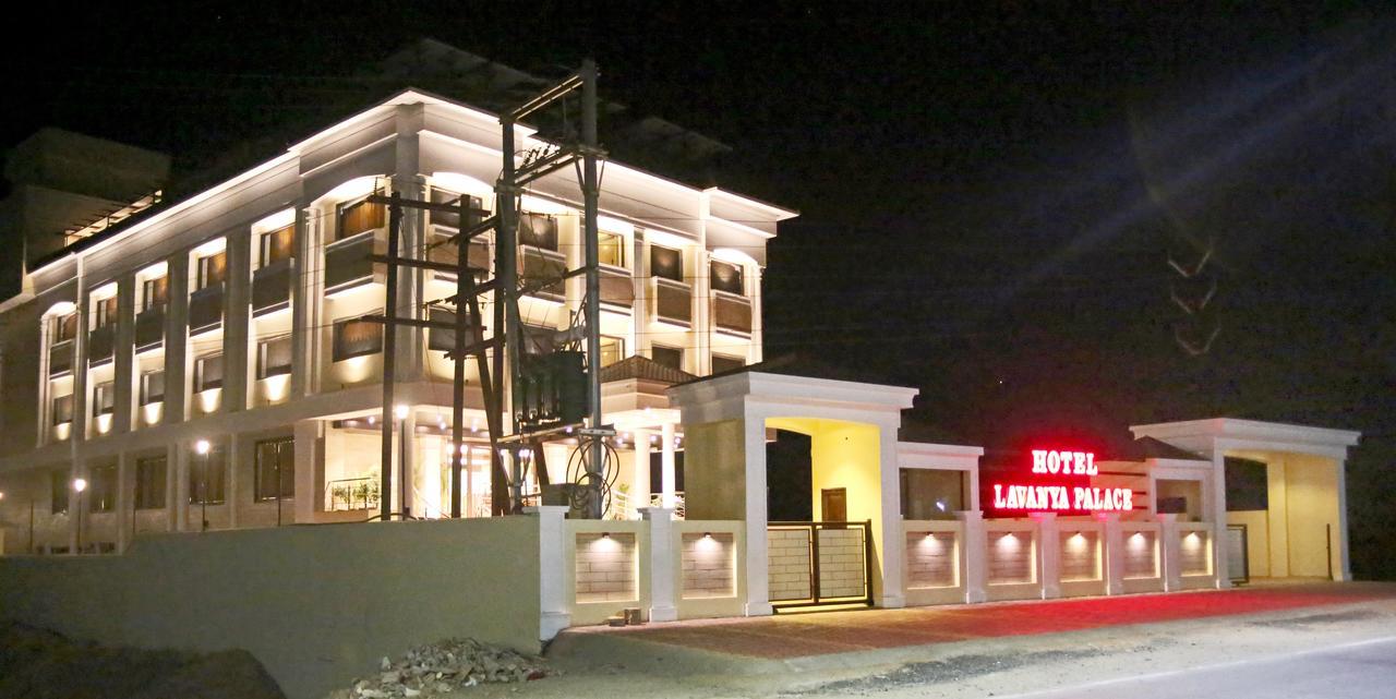 Hotel Lavanya Palace Ratlām Екстериор снимка